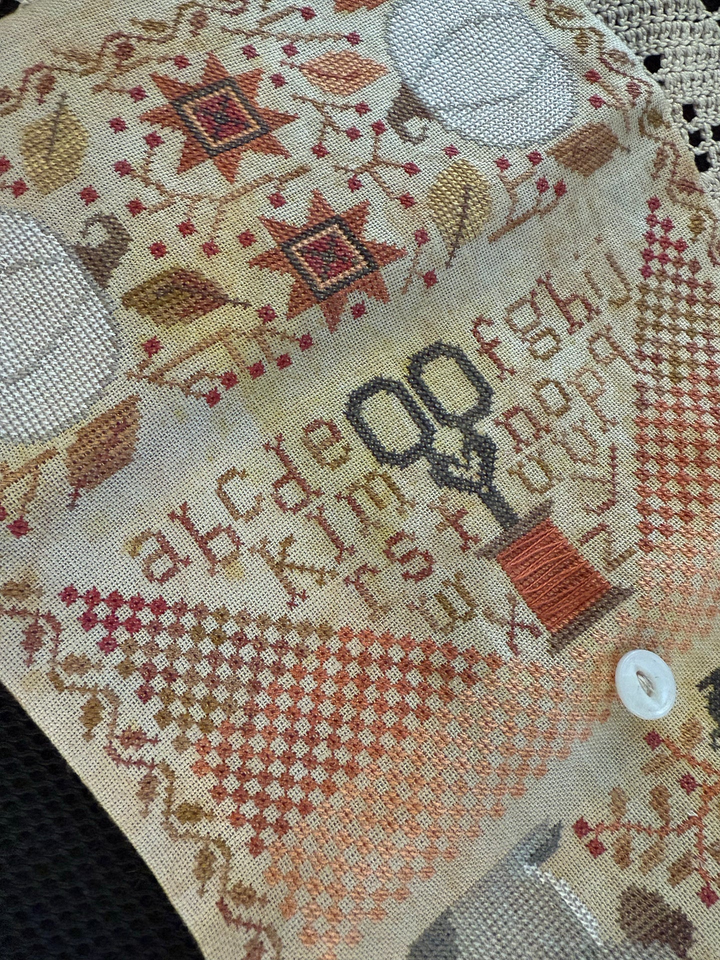 XS406 Autumnal Sewing Roll Cross Stitch Chart