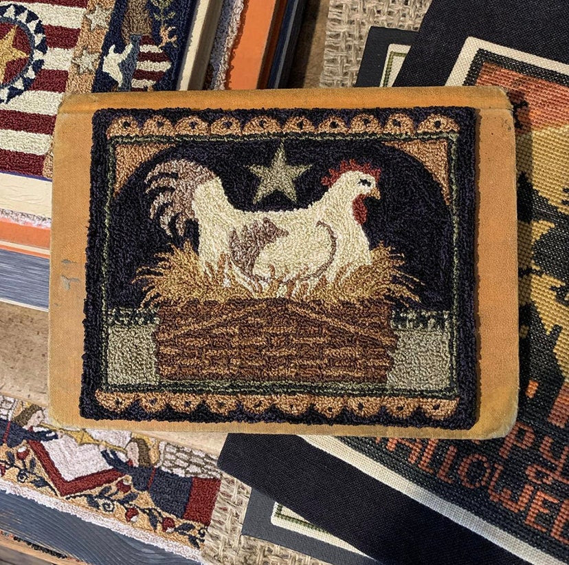 PN200 Prim Hen in Basket Punchneedle Pattern